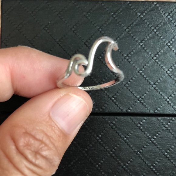 925 Sterling Silver Double Waves Ring - Picture 4 of 7